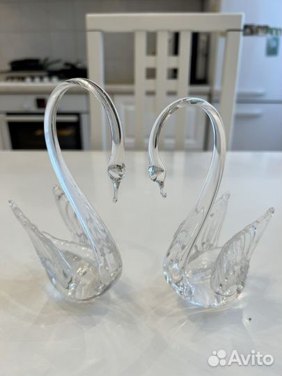 Лебеди стекло