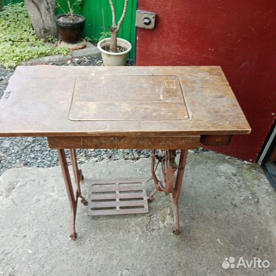 Швейная машина Подольск ножная