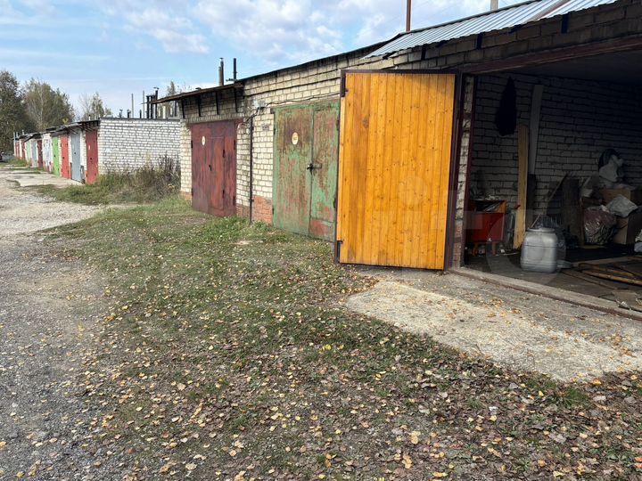 Гараж, > 30 м²