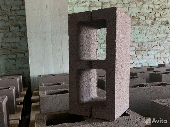 Блок строительный стеновой
