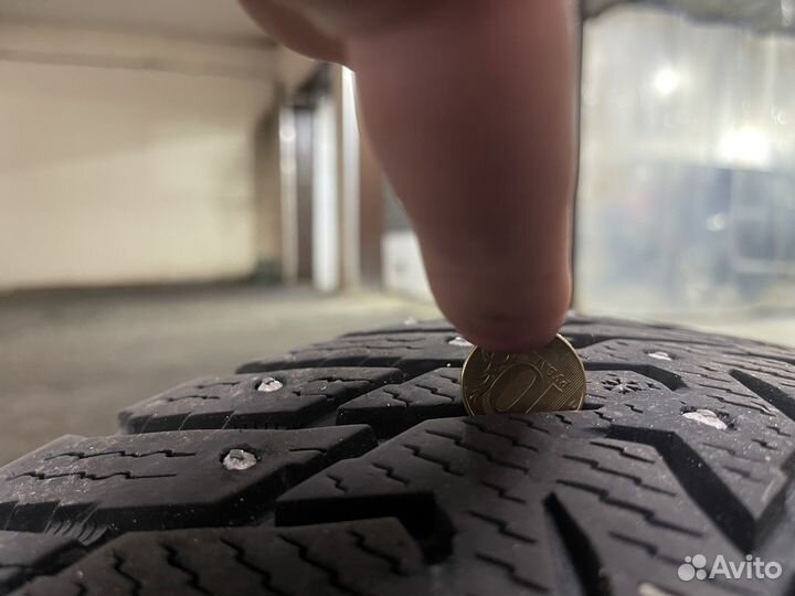 Nokian Tyres Hakkapeliitta 8 SUV 235/60 R18 107