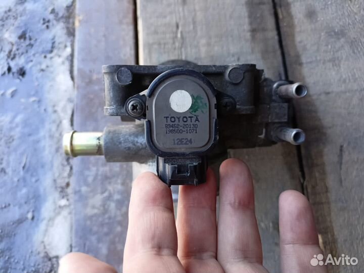 Дросленная заслонка на Rav 4 2004 год