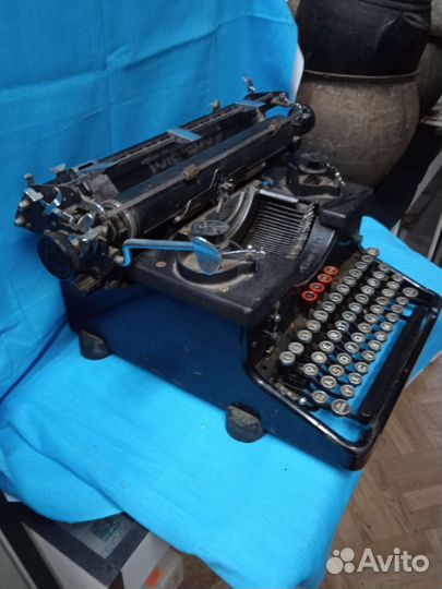 Пишущая машинка