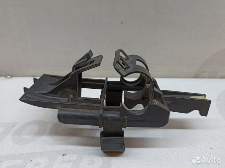 Кронштейн передний Mercedes-Benz Gl-Class X164