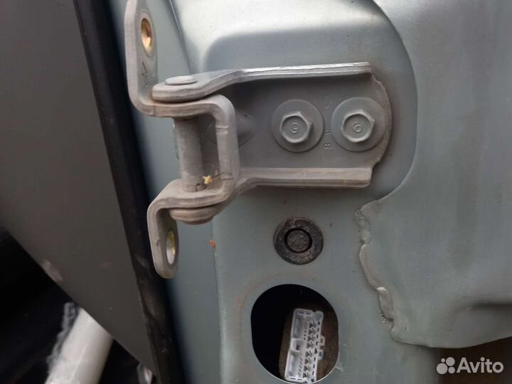 Петля двери nissan almera classic