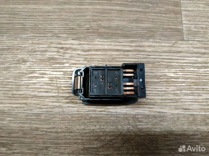 Кнопка стеклоподъемника Mazda Capella 626 GF