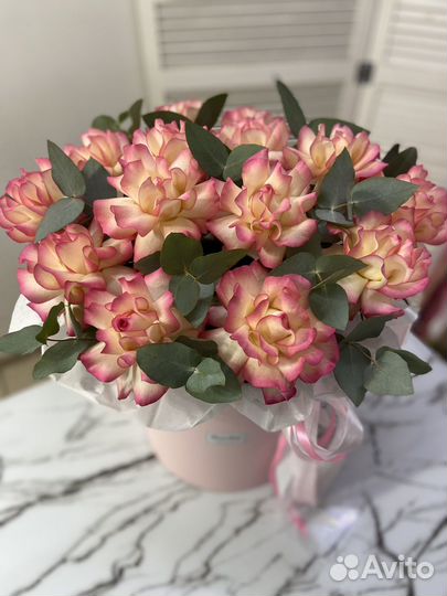 Вывернутые, французские розы, шляпная коробка