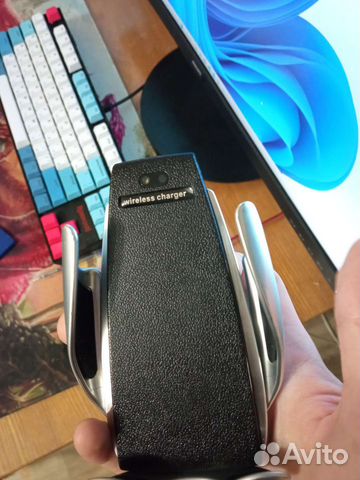 Держатель для смартфона автомобильный