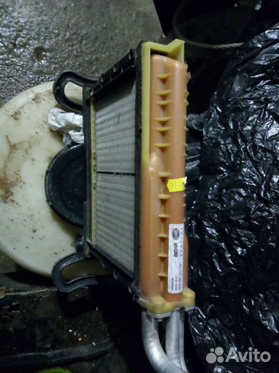 Радиатор отопителя Behr