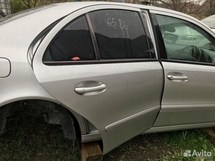 Дверь задняя правая Mercedes E W211