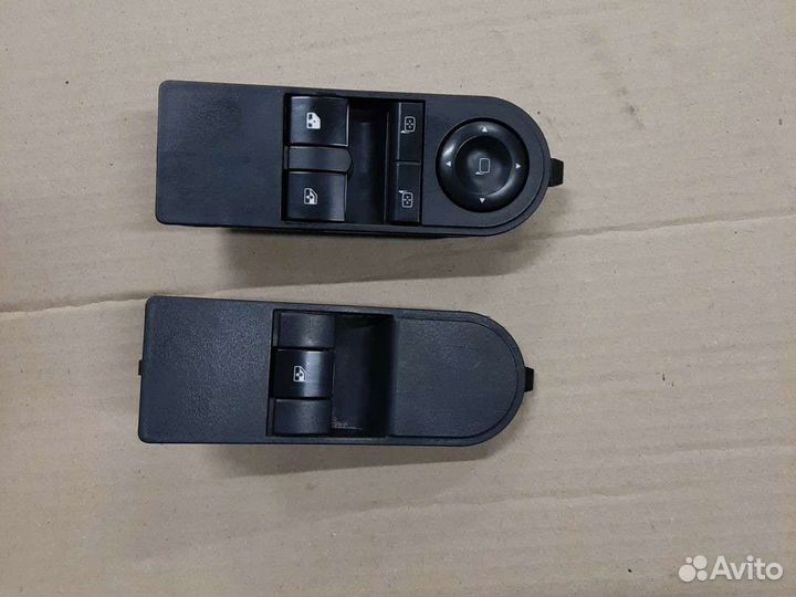 Кнопка стеклоподъемника Opel Astra H 2004-2015