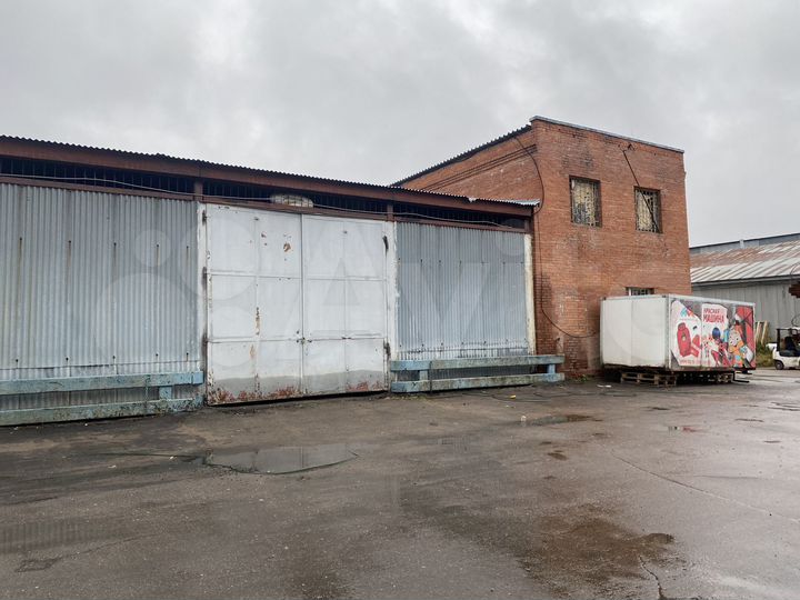 Складское помещение и тёплое здание, 680 м²