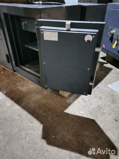 Взломостойкий сейф Контур ТК-10т