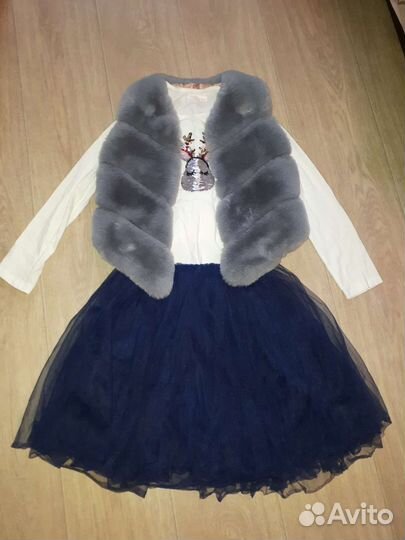 Жилетка, юбка и футболка для девочки