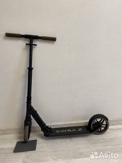 Самокат взрослый Shulz 200