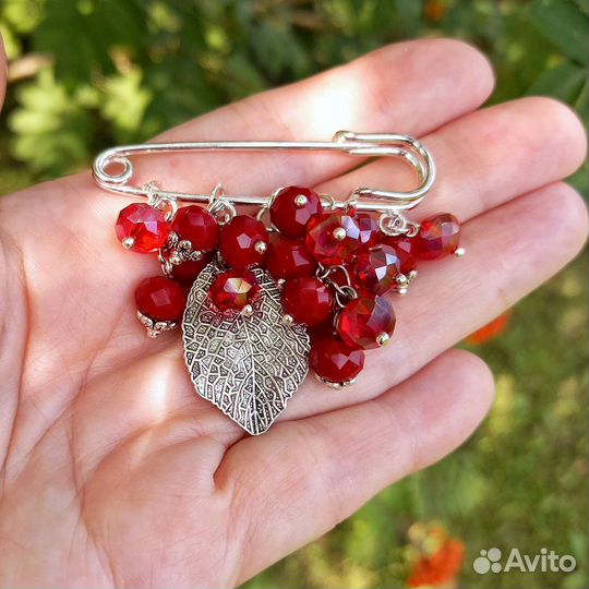 Брошь-булавка Ягоды с австрийским хрусталем