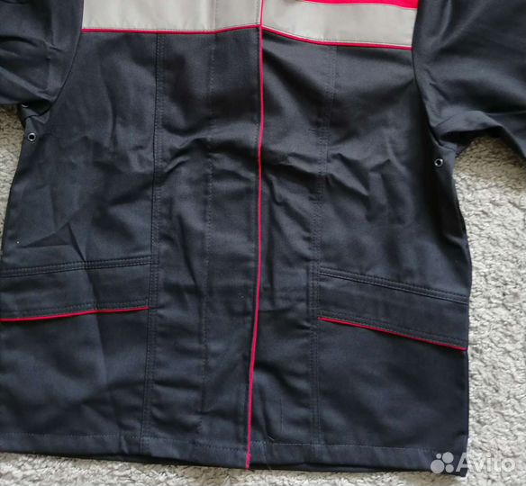 Костюм (пиджак и брюки)на пуговицах