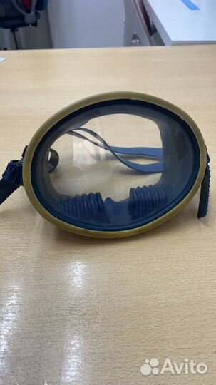 Маска с трубкой для плавания