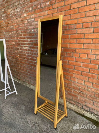 Зеркало напольное. Зеркало для шоурума