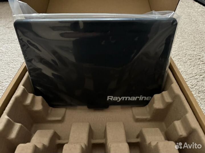 Raymarine Axiom+ 12 RV с датчиком RV-100 E70639-03