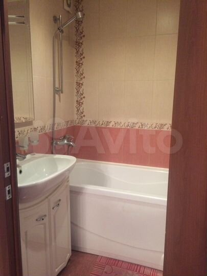 2-к. квартира, 52 м², 2/10 эт.