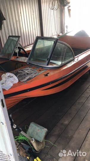 Лодка с мотором