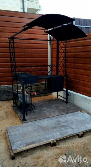 Мангал с крышей