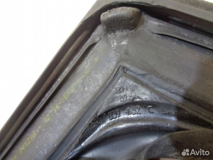 Уплотнитель стекла VW Polo Sedan