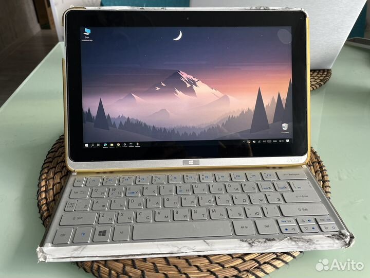 Планшет Acer Iconia W700 c клавиатурой
