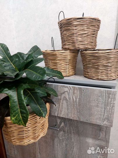 Кашпо подвесное для цветов