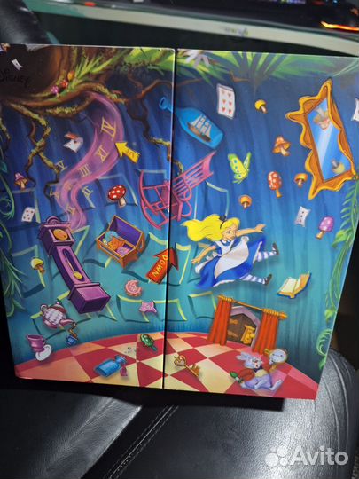 Disney Collector Alice In Wonderland
