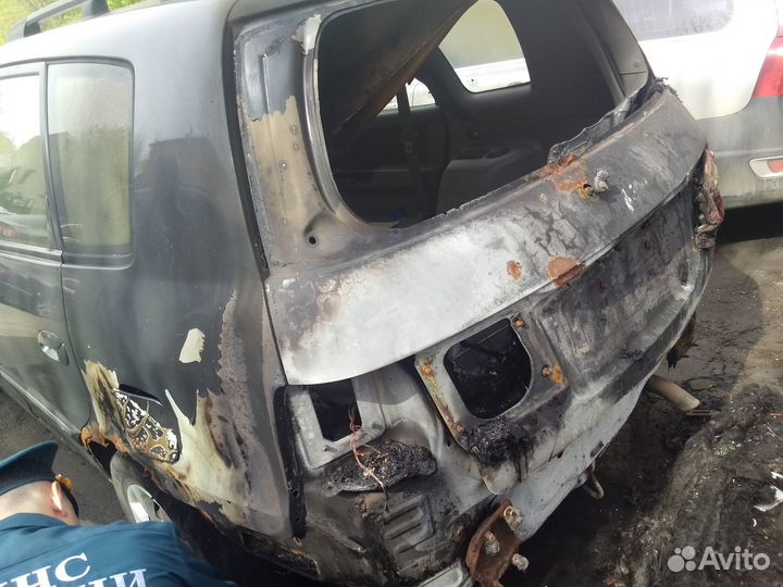 Kia Carens 2.0 МТ, 2005, битый, 327 км