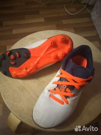 Футбольная обувь сороконожки