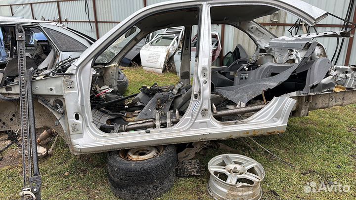 Hyundai accent карниз со стойками