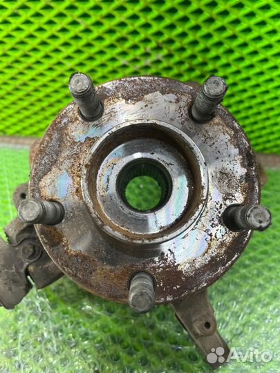 Кулак поворотный левый Ford Focus 2