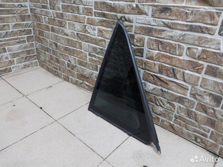 Стекло заднее заднее правое Mercedes-Benz Ml W166