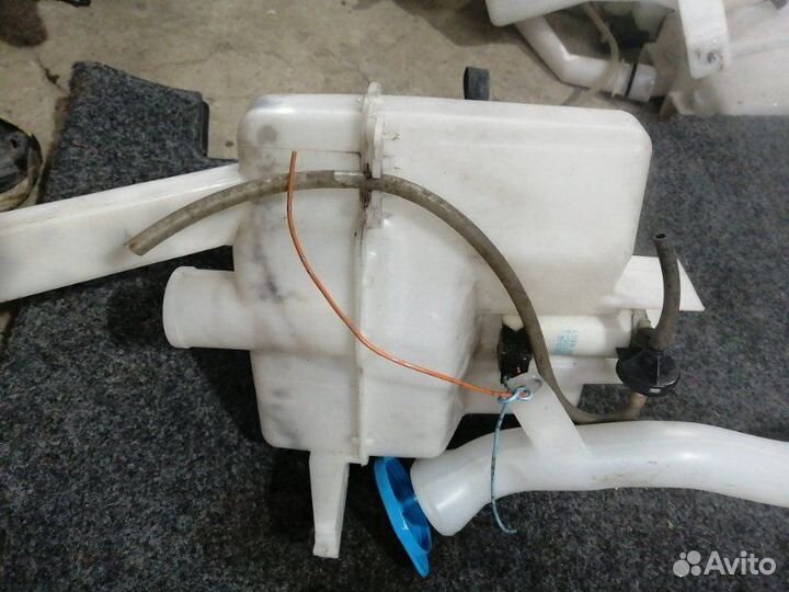 Бачок омывателя Nissan Note E11