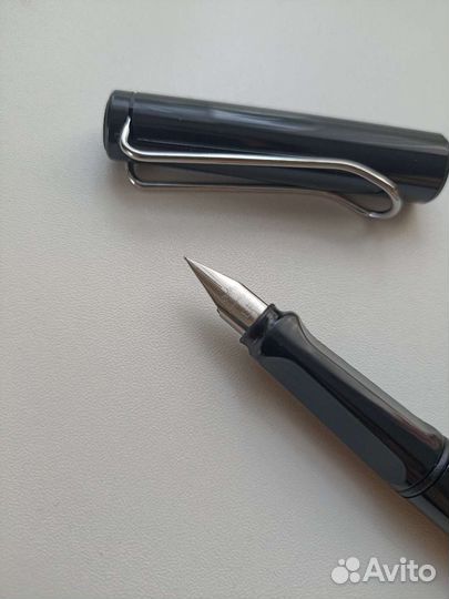 Перьевая ручка Jinhao