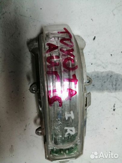 Указатель поворота правый белый Toyota Corolla 10