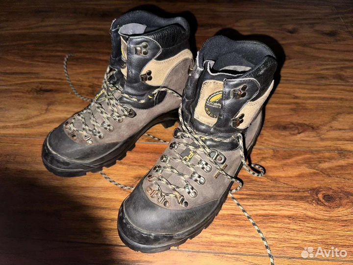 Треккинговые ботинки La sportiva