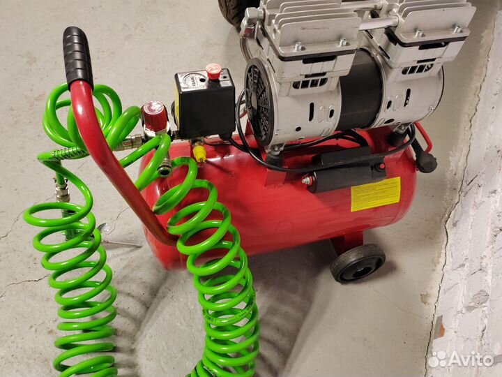 Компрессор безмасляный Elitech