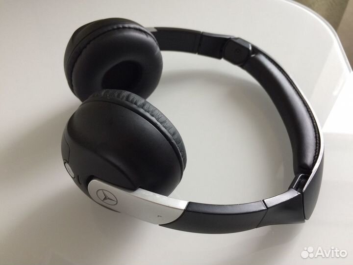 Беспроводные наушники и телефон Мерседес оригинал