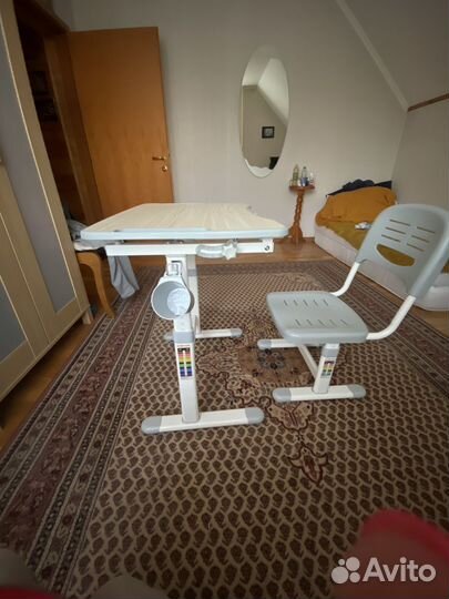 Растущая парта и стул бу