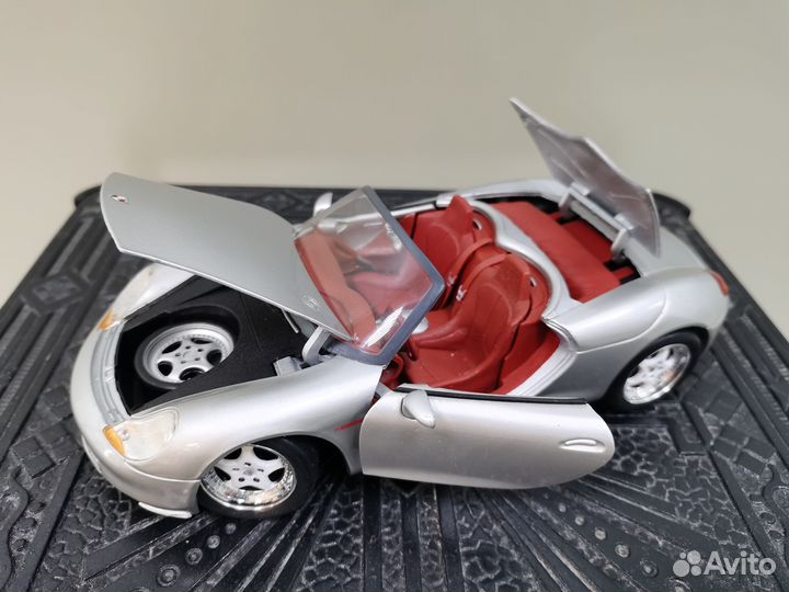 Автомобиль модель Porcshe Boxter масштаб 1:18 Mais