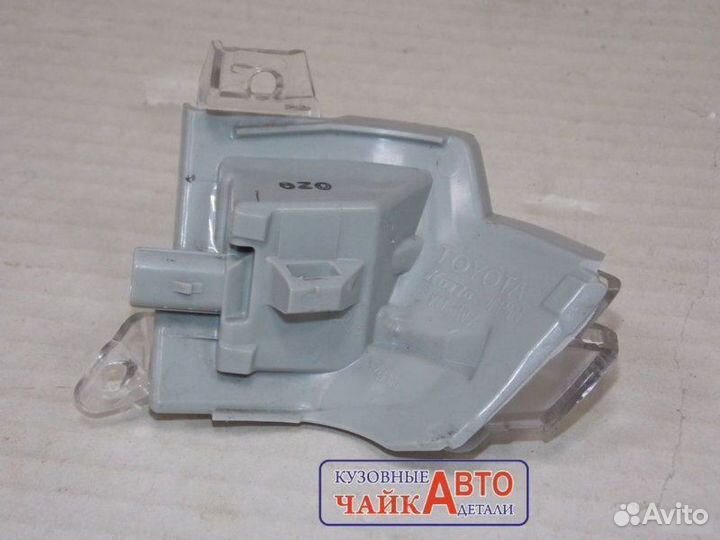 Поворотник в зеркало правый Toyota Camry V70