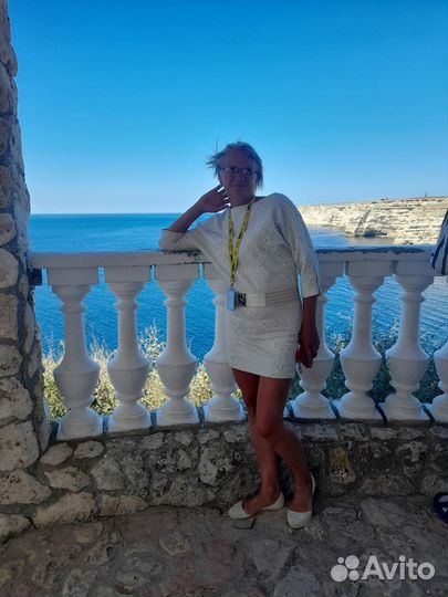 Администратор в гостиницу, менеджер по туризму