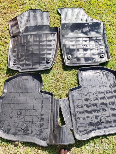 Автомобильные коврики резиновые бу