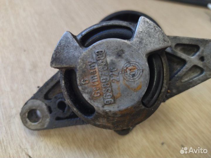 Ролик натяжной Peugeot 206 5DR хейтчбек PSA KVF