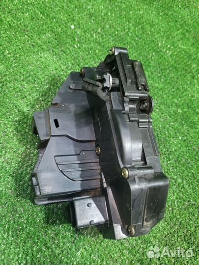 Замок двери задний правый Geely Emgrand Ec7 2013