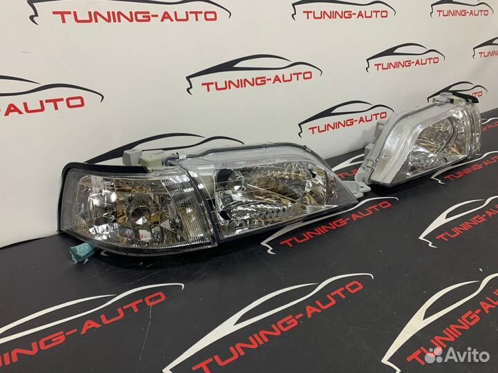 Фары RH+LH Toyota Vista (V40/41/42/43) 1994-1998 год. Комплект